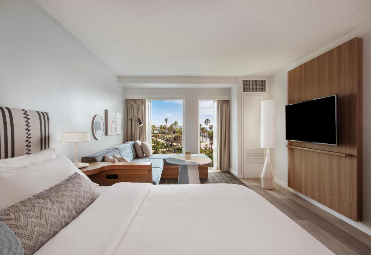 The Pierside Santa Monica Hotel Exterior photo