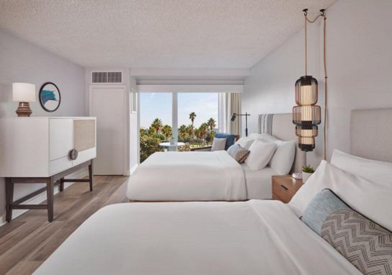The Pierside Santa Monica Hotel Exterior photo